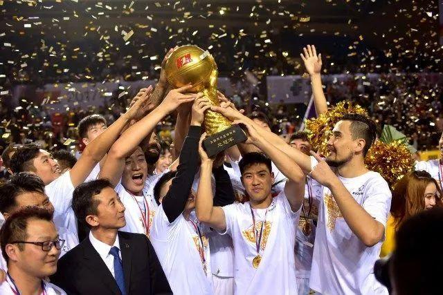 重审2016届NBA选秀：布朗荣登首位，西蒙斯下滑至第七